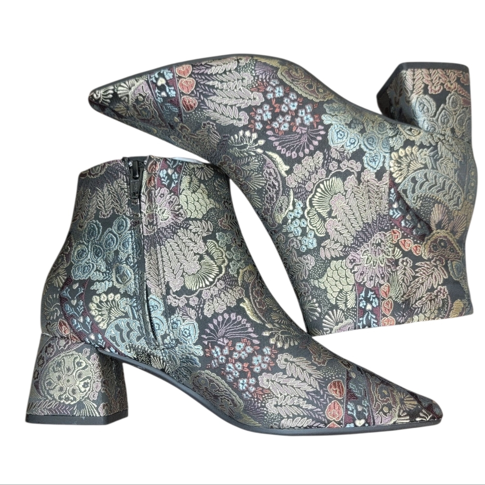 NWOB Alex Marie Tionna Block Heel Booties Womens 7.5W Wide